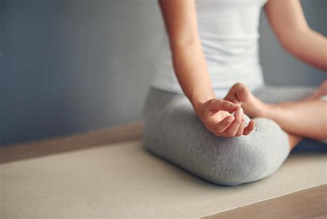 "Sağlıklı Bir Zihin İçin Meditasyon ve Yoga"